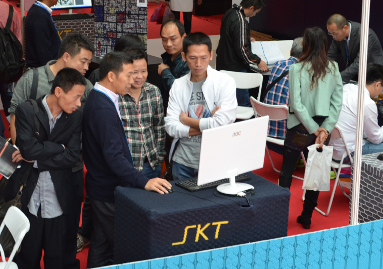 The 13th China(Dalang) Int'l Woolen Knitwear Fair